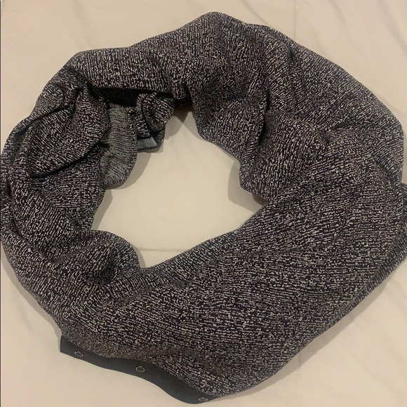 lululemon athletica Accessories - SALE!! Lululemon Vinyasa scarf
